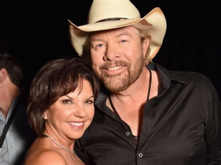 Toby Keith's Wife: Uncovering The Love Story Behind The Country Music Icon