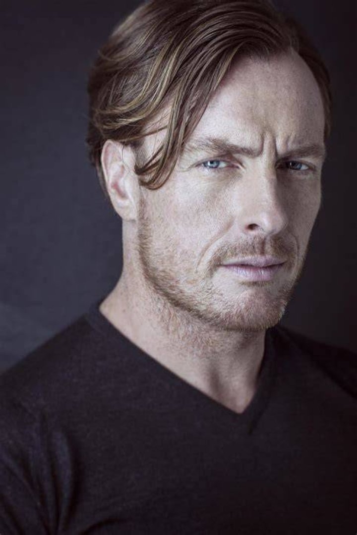 Toby Stephens photo 2 of 57 pics, wallpaper photo 363187 ThePlace2