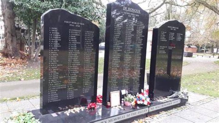 Tommy Soldier at Newark Cemetery War Memorial To The Fallen YouTube