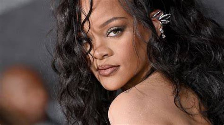 Top 100+ Pictures Do Rihanna Have A Twin Sister Sharp