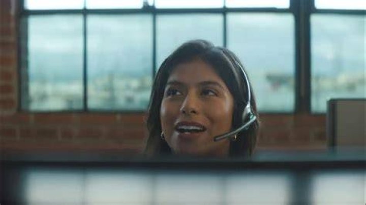 Top Actresses Playing Sam In Consumer Cellular Commercials