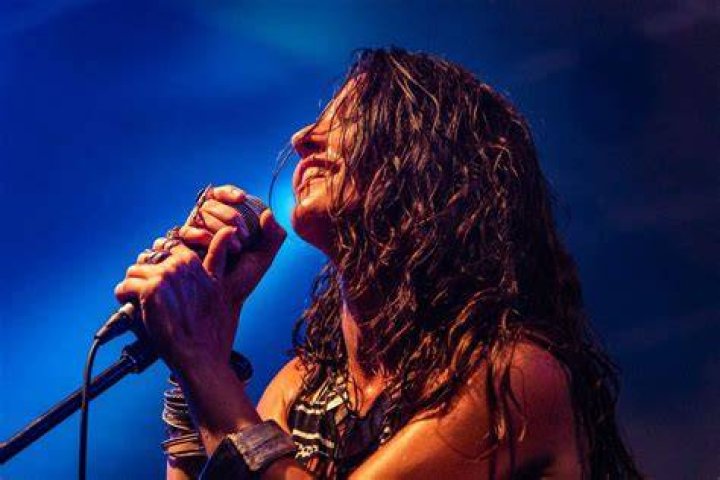 Top Portuguese-Canadian Singers You Need To Know