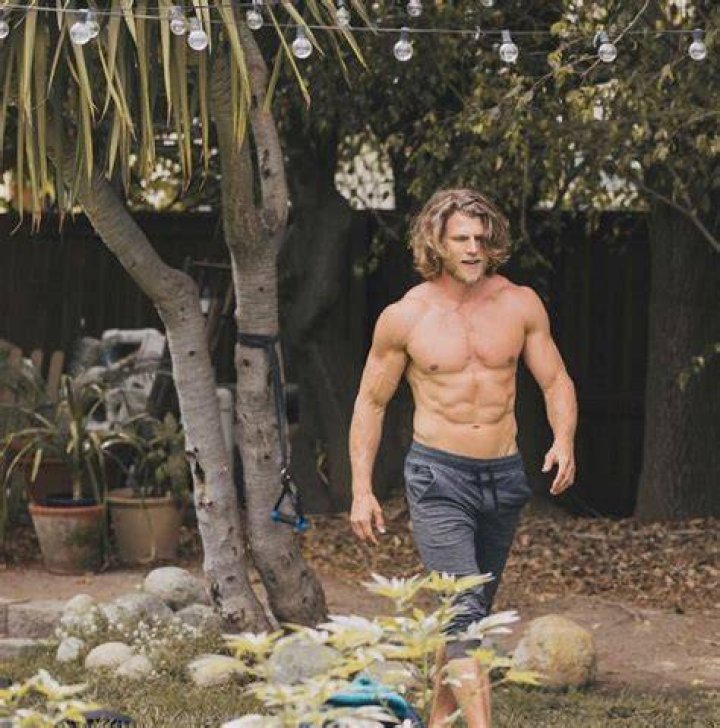Travis Van Winkle: Net Worth & Beyond | Bio