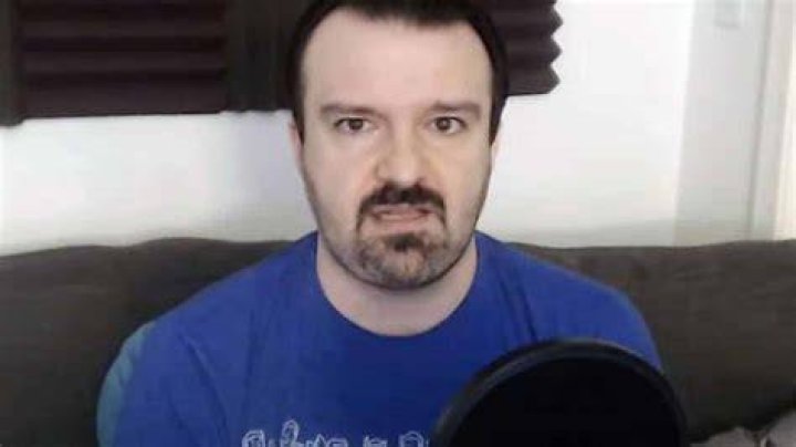 Twitch Streamer DarksydePhil Begs for Donations, Gets&hellip; EarlyGame