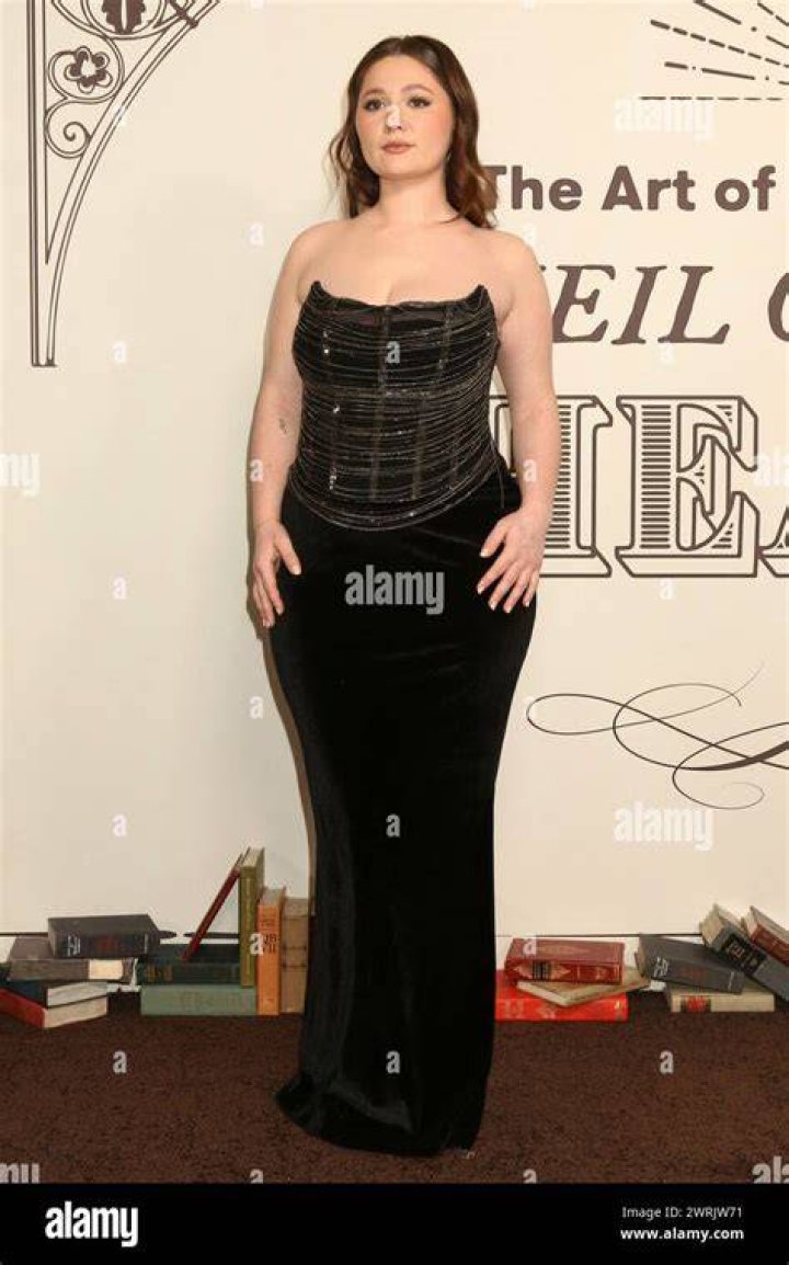 Uncover The Allure Of Emma Kenney: In-Depth Insights And Discoveries