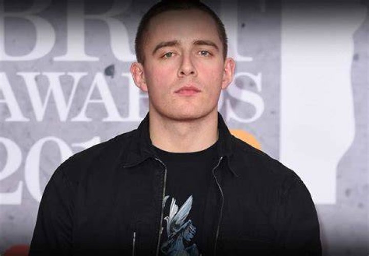 Uncover The Secrets: Dermot Kennedy's Height Revealed