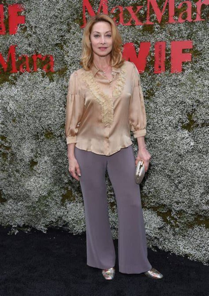 Unraveling The Mystery: Does Sharon Lawrence Have Children?