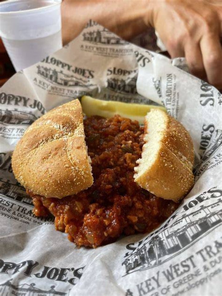 Unveil The Legendary Sloppy Joe's: A Key West Gem