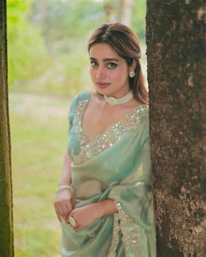 Unveiling Ayesha Khan's Age And Pakistani Legacy
