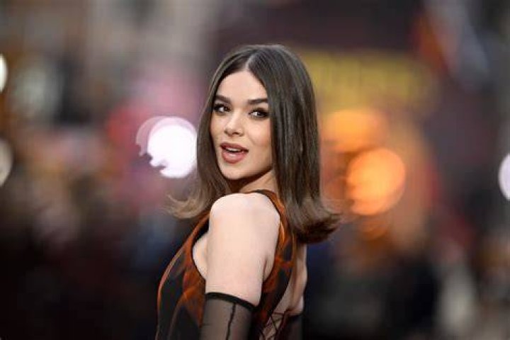 Unveiling Hailee Steinfeld's Net Worth: Exploring Fortune And Success