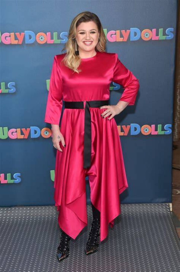 Unveiling Kelly Clarkson's Height: Discoveries And Insights
