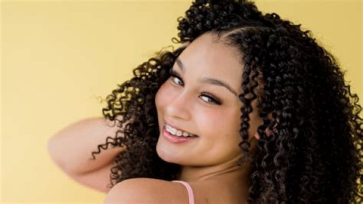 Veondre Mitchell's bio age, height, parents, net worth, boyfriend