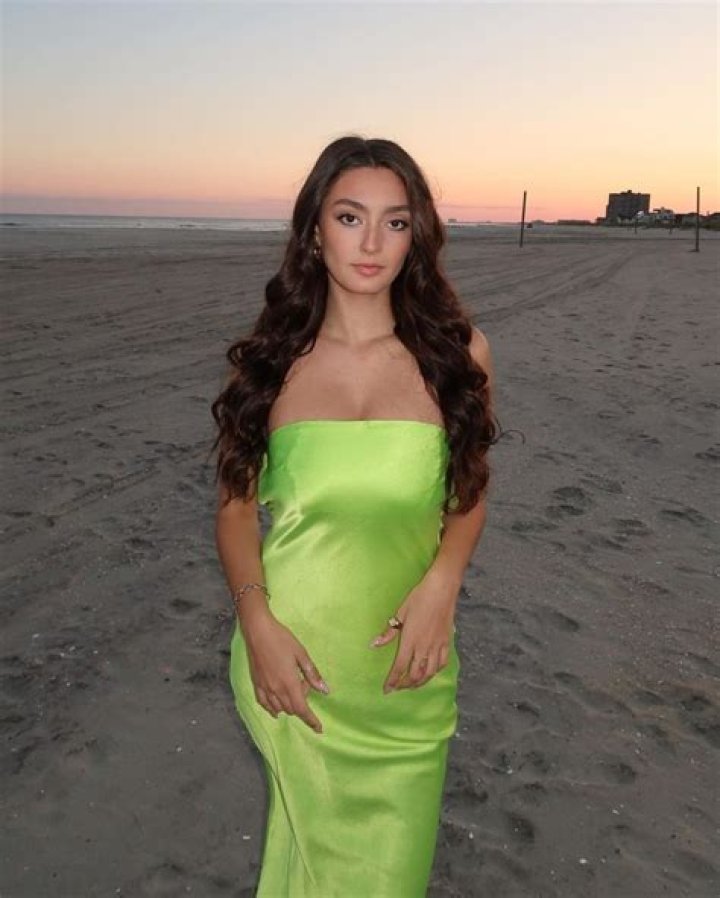 Victoria Lily Robertson Age, Wiki, Bio