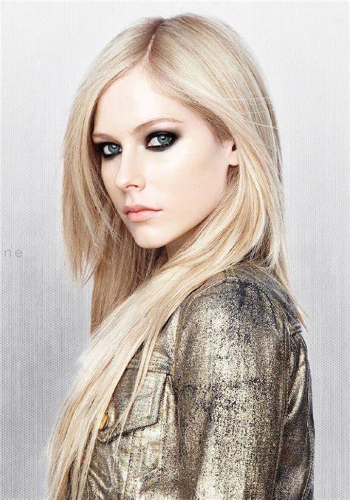 Wallpaper Avril Lavigne, eyes 1000x1428 kejsirajbek 1563403 HD