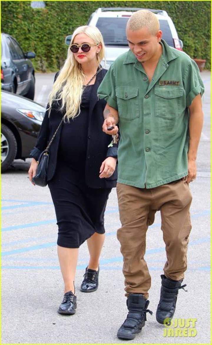 Weekend Away from Ashlee Simpson & Evan Ross Romance Rewind E! News