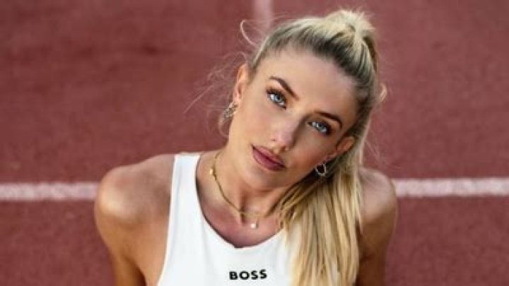 What happened when Alica Schmidt took on Mats Hummels in a 400m race?