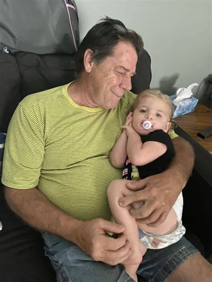 what is known about Steven Bauers son? ·