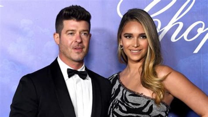 Who Has Robin Thicke Been Married To - A Guide To His Past Relationships