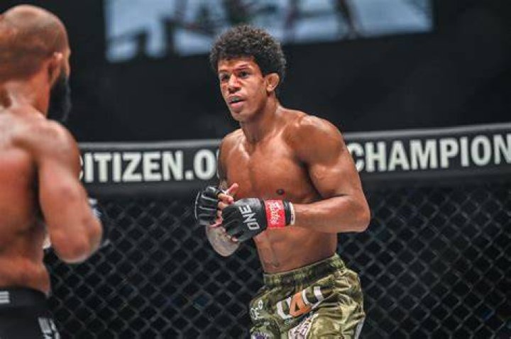 Who is Adriano Moraes Dating Now ·