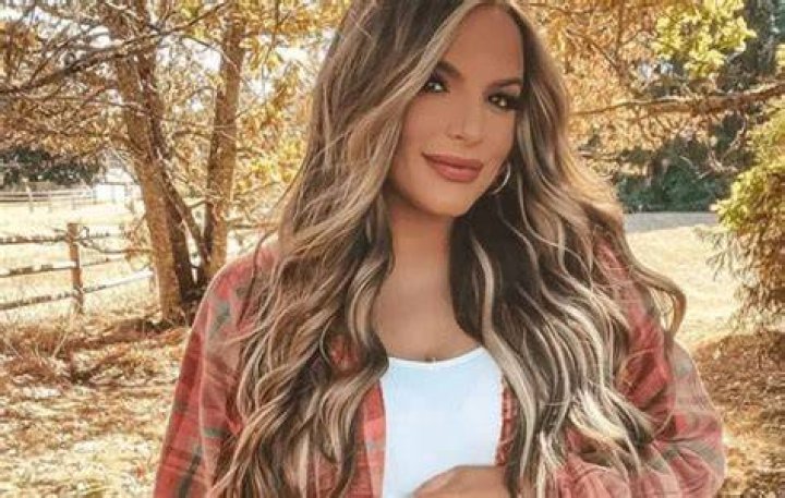 Who Is Casey Holmes? Wiki, Age, Height, Net Worth, Husband, Marriage, Career