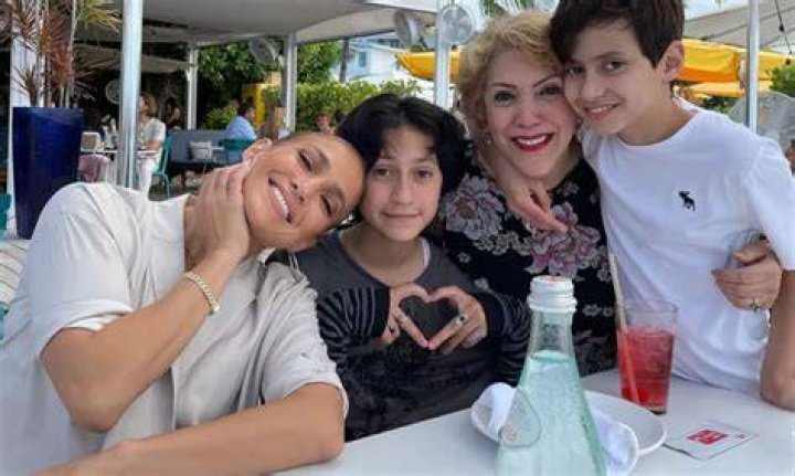 Who is Emme Maribel Mu&ntilde;iz, Jennifer Lopez's daughter? Opoyi