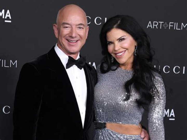 Who Is Lauren S&aacute;nchez, Jeffrey Bezos&rsquo; Girlfriend?