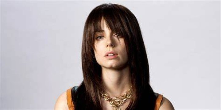 Who is Mia Kirshner?Here are 5 interesting facts you need to know