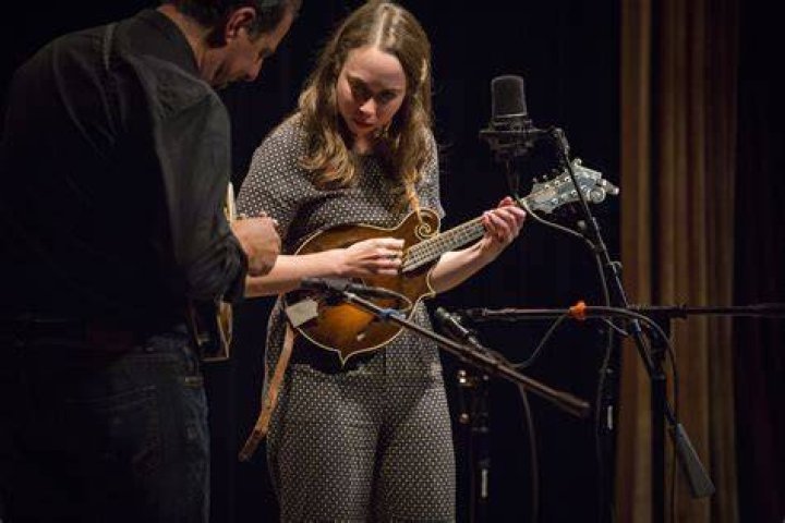 Who Is Sarah Jarosz Married To? - All The Details