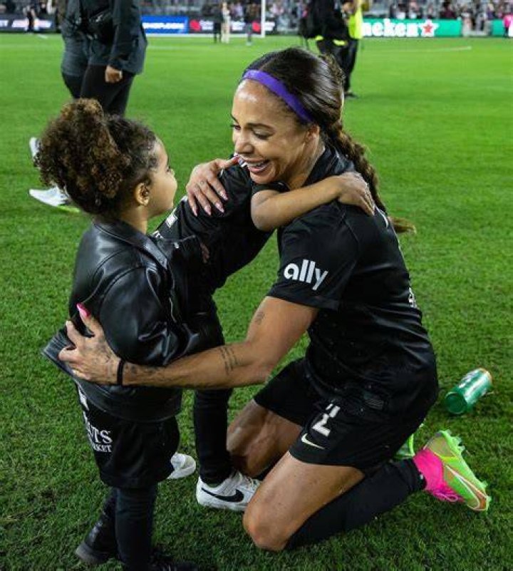 Who Is Sydney Leroux Dating Now