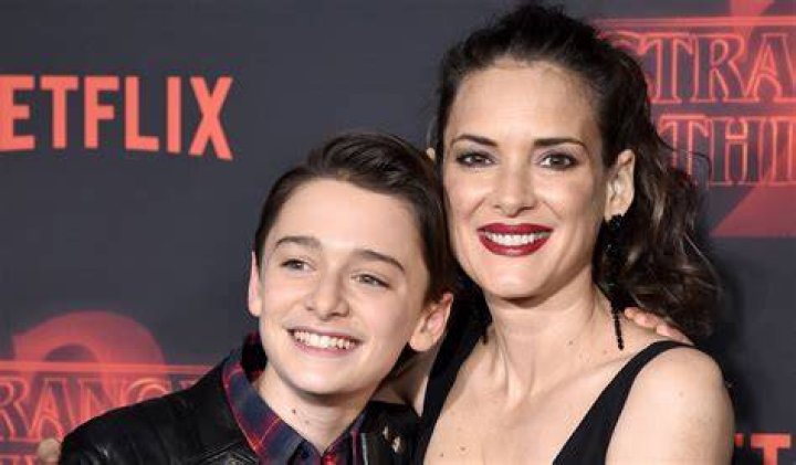 Winona Ryder Gushes Over Ethan Hawke's Daughter E! Red Carpet & Award