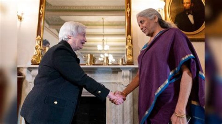 Yellen Lesbian Rumors Meet Her Husband Akerlof