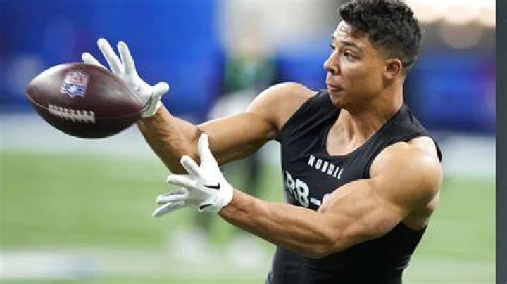 Zach Charbonnet Ethnicity, Wikipedia, Fantasy, Stats, Injury, Girlfriend, Net Worth