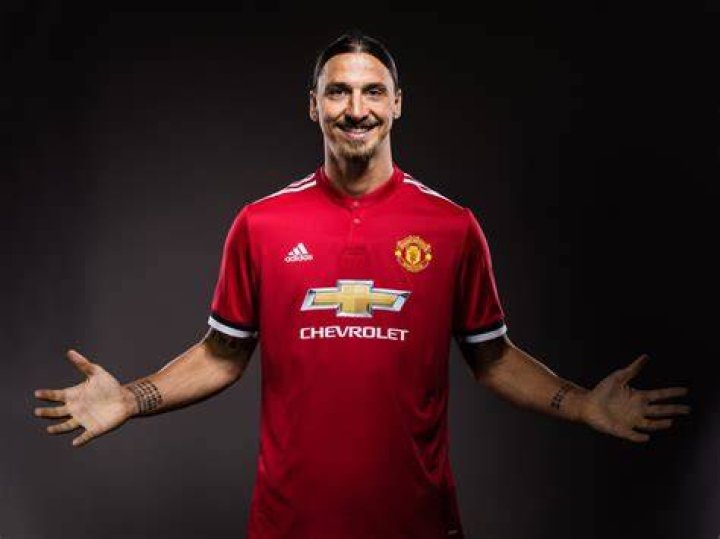 Zlatan Ibrahimovic on Man Utd&rsquo;s &lsquo;small mentality&rsquo; &lsquo;They made me pay &pound;1
