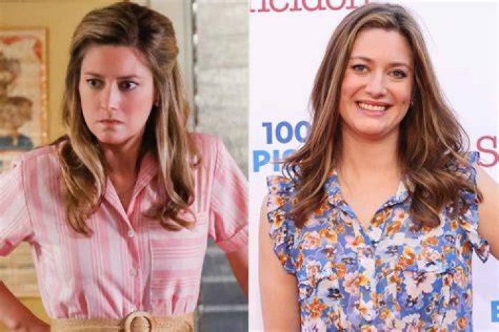 Zoe Perry's Salary On 'Young Sheldon' Revealed
